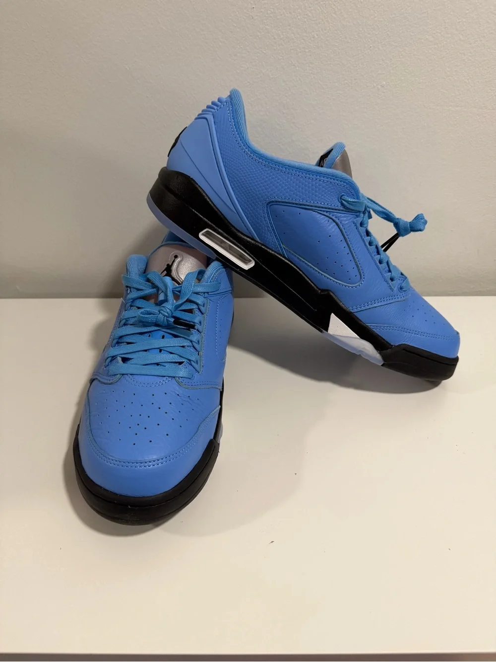 Jordan Men's Low-Top Athletic Sneakers in Light Blue and Black